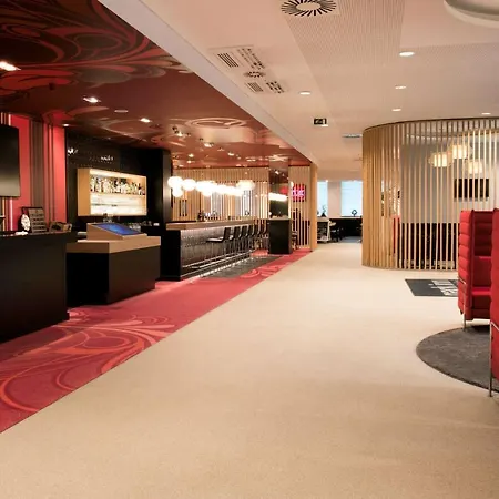 Park By Radisson Centre Midi 3*